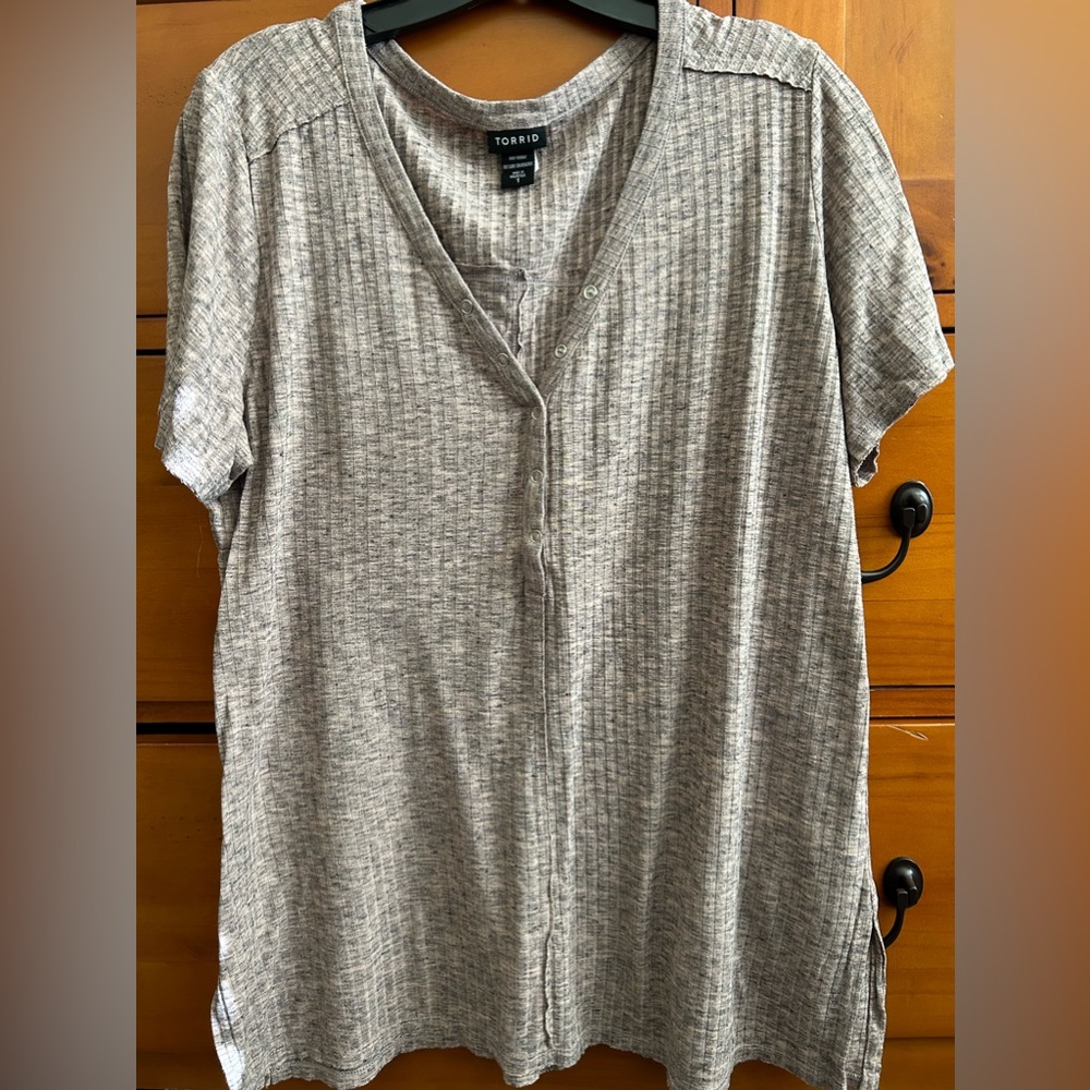 Torrid ribbed tee
